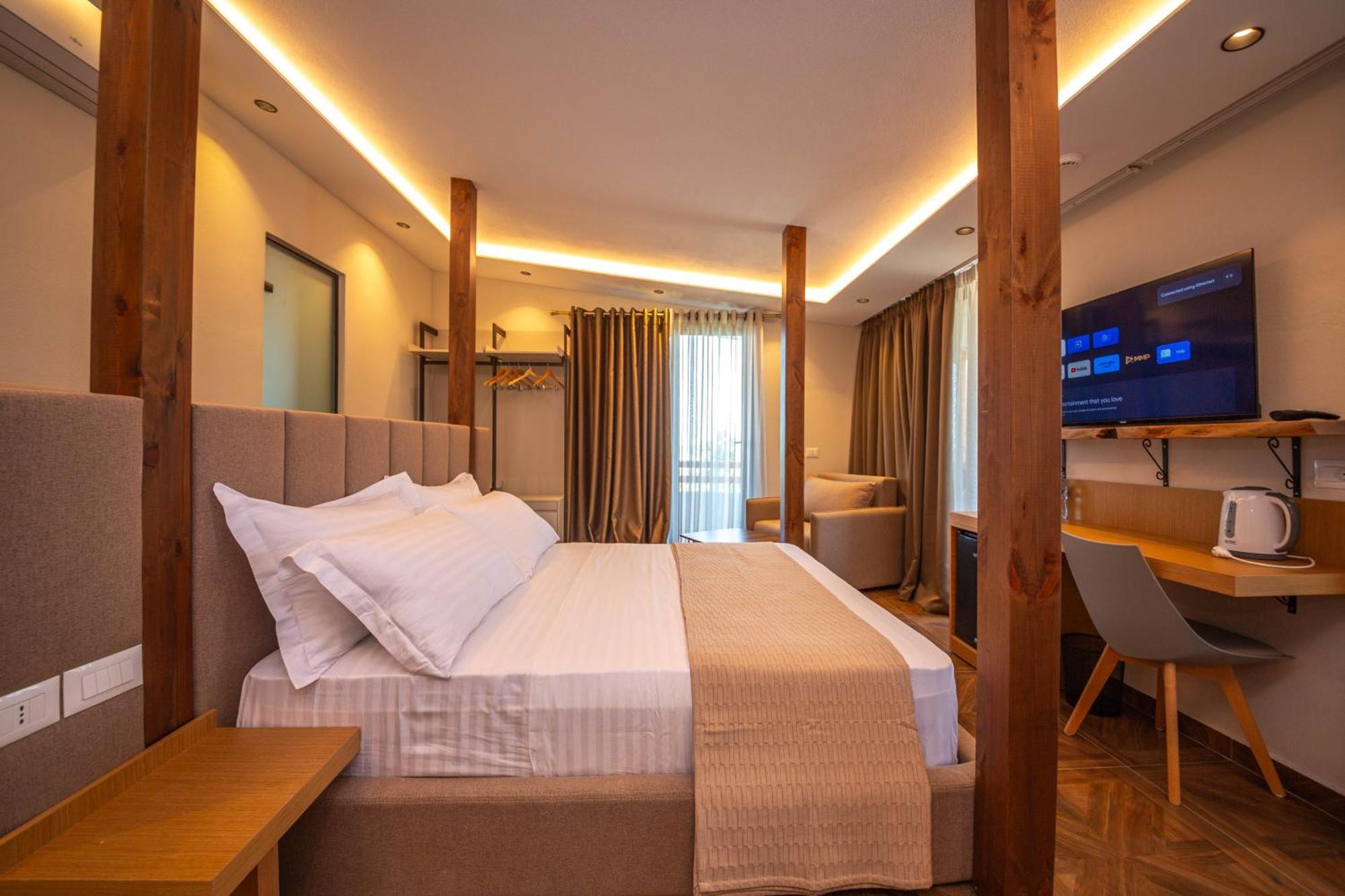 Emara Boutique Hotel Kavaje Exteriör bild