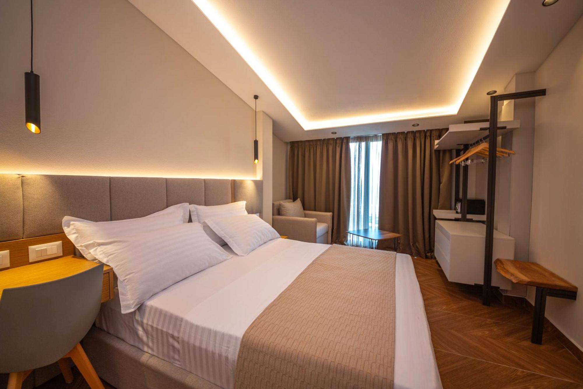 Emara Boutique Hotel Kavaje Exteriör bild