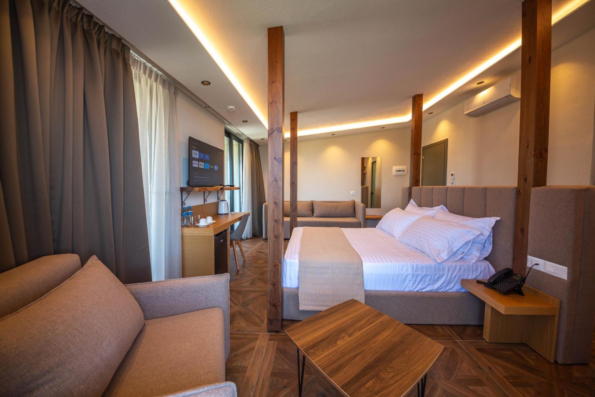 Emara Boutique Hotel Kavaje Exteriör bild