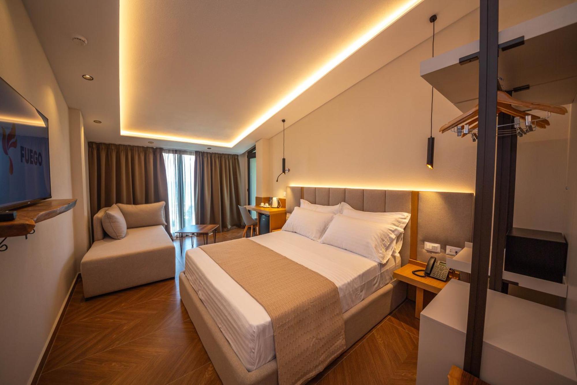 Emara Boutique Hotel Kavaje Exteriör bild